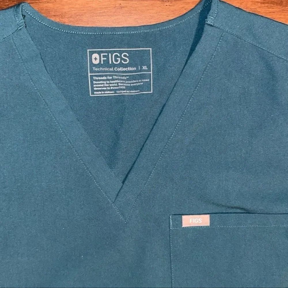 Figs Ladies Scrub Top - Picture 2 of 4